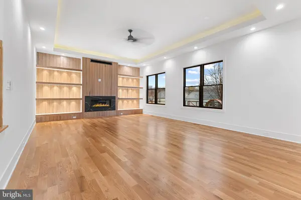 1835 PIMMIT DR, Falls Church, VA 22043