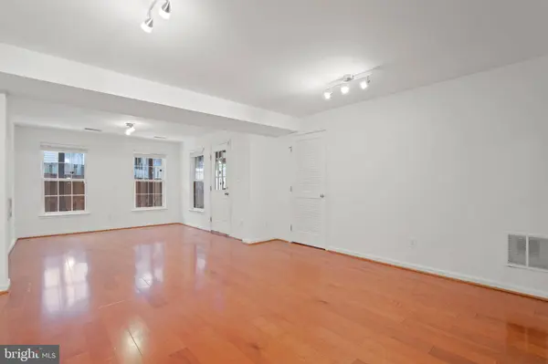 2569 SUTTERS MILL DR, Herndon, VA 20171