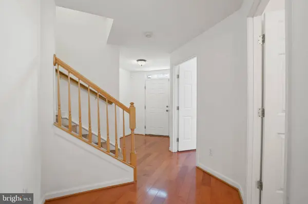 2569 SUTTERS MILL DR, Herndon, VA 20171