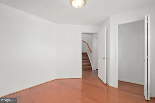 2569 SUTTERS MILL DR, Herndon, VA 20171