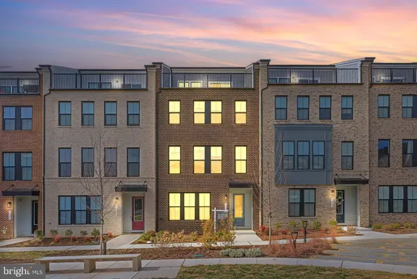 13725 AVIATION PL, Herndon, VA 20171