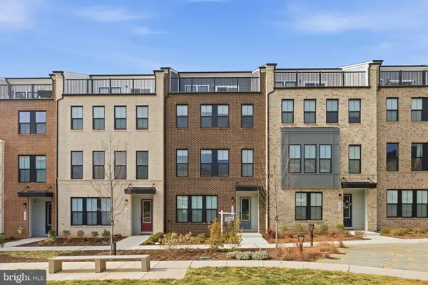 13725 AVIATION PL, Herndon, VA 20171