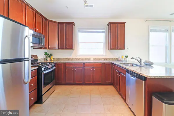 24620 BYRNE MEADOW SQ #300, Aldie, VA 20105