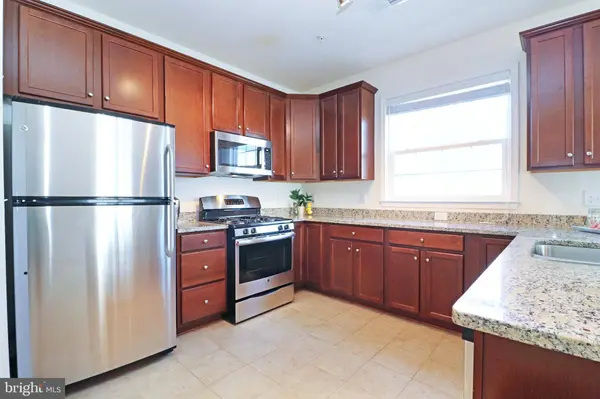24620 BYRNE MEADOW SQ #300, Aldie, VA 20105