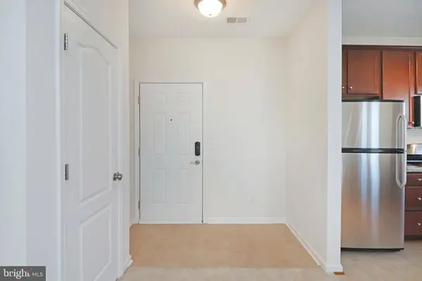 24620 BYRNE MEADOW SQ #300, Aldie, VA 20105