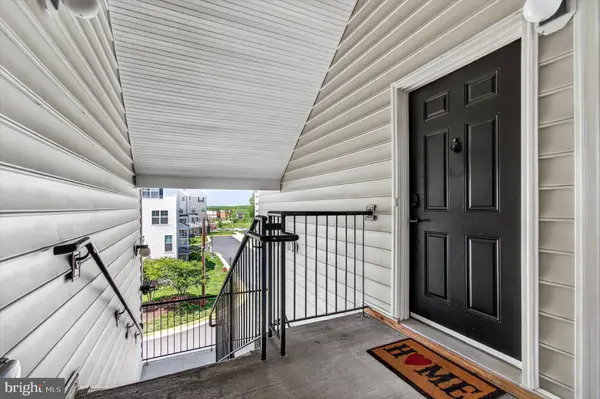 24620 BYRNE MEADOW SQ #300, Aldie, VA 20105