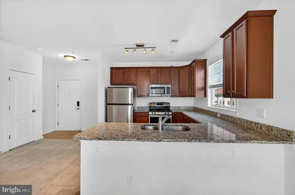 24620 BYRNE MEADOW SQ #300, Aldie, VA 20105