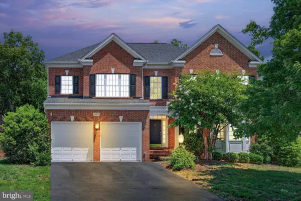 25670 S VILLAGE DR, Chantilly, VA 20152