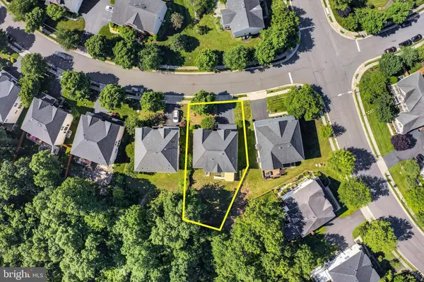 25670 S VILLAGE DR, Chantilly, VA 20152