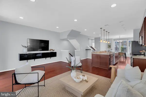 8128 HONEY BEE WAY, Manassas, VA 20111