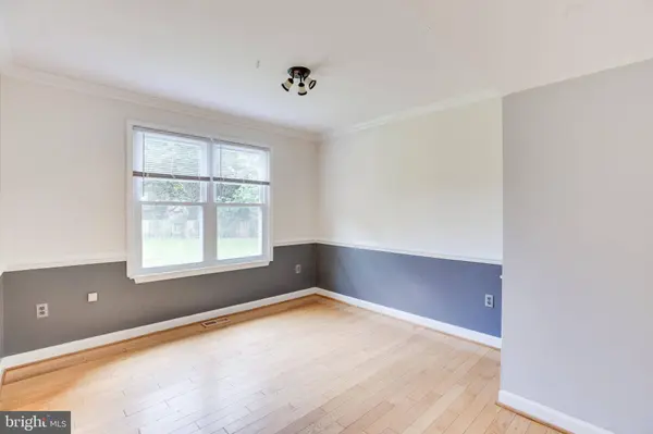 10136 YORKTOWN DR, Great Falls, VA 22066