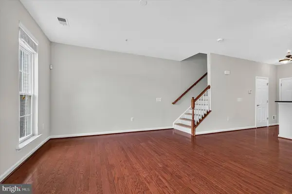 43845 CENTERGATE DR, Ashburn, VA 20148