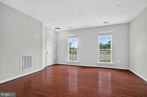 43845 CENTERGATE DR, Ashburn, VA 20148