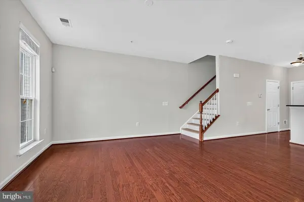 43845 CENTERGATE DR, Ashburn, VA 20148