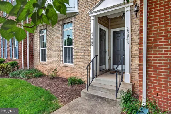 43845 CENTERGATE DR, Ashburn, VA 20148