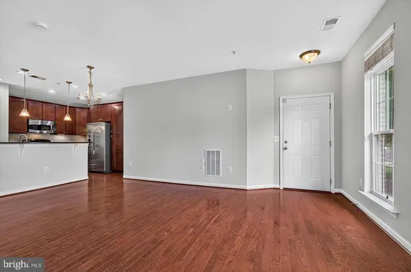 43845 CENTERGATE DR, Ashburn, VA 20148