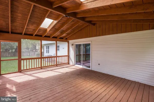 10136 YORKTOWN DR, Great Falls, VA 22066