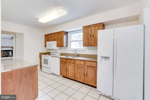 10136 YORKTOWN DR, Great Falls, VA 22066