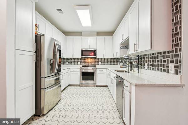 9430 SILVER KING CT #410, Fairfax, VA 22031