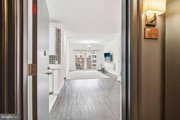 9430 SILVER KING CT #410, Fairfax, VA 22031