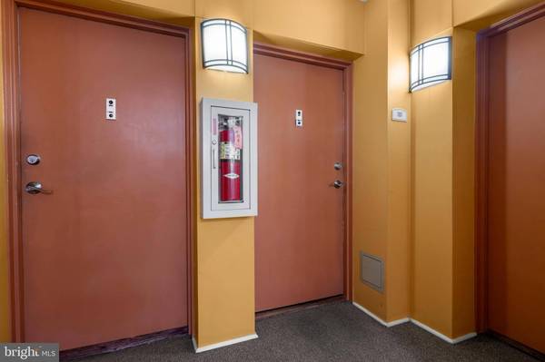 75 S REYNOLDS ST #101, Alexandria, VA 22304