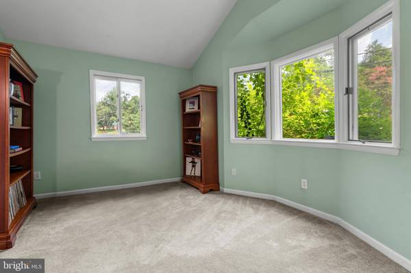 703 N NAYLOR ST, Alexandria, VA 22304
