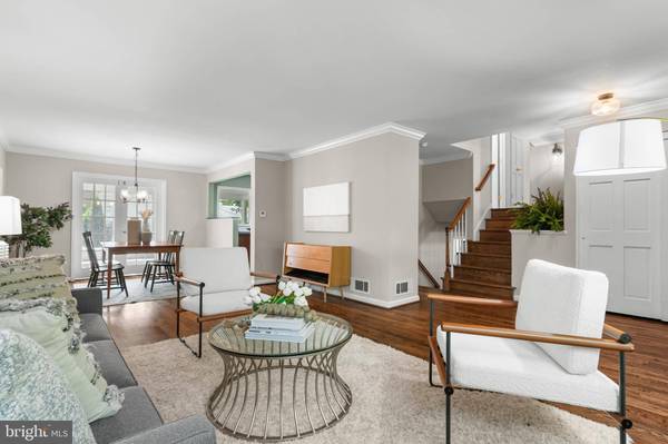 703 N NAYLOR ST, Alexandria, VA 22304