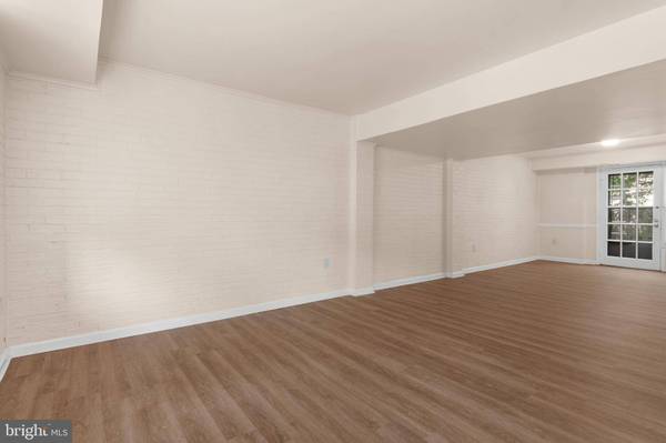 8113 PINELAKE CT, Alexandria, VA 22309