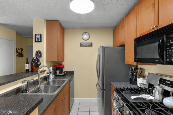 75 S REYNOLDS ST #101, Alexandria, VA 22304