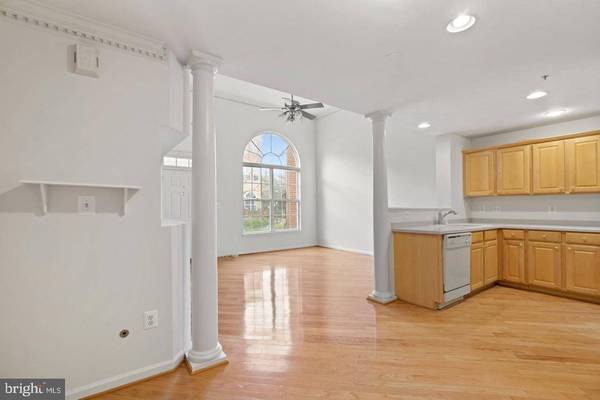 1925 CRESCENT PARK DR #105A, Reston, VA 20190