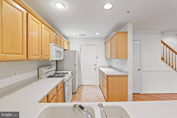 1925 CRESCENT PARK DR #105A, Reston, VA 20190