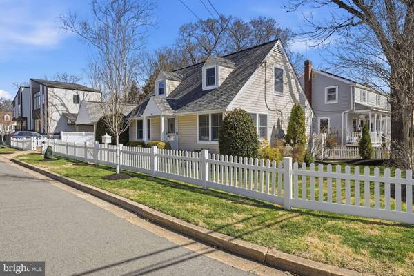 415 S JEFFERSON ST, Arlington, VA 22204