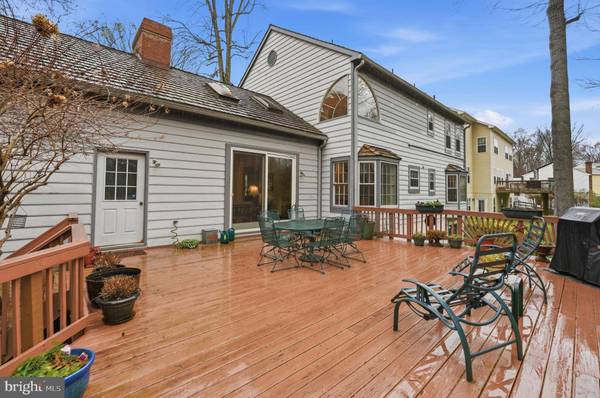 9614 CINNAMON CREEK DR, Vienna, VA 22182