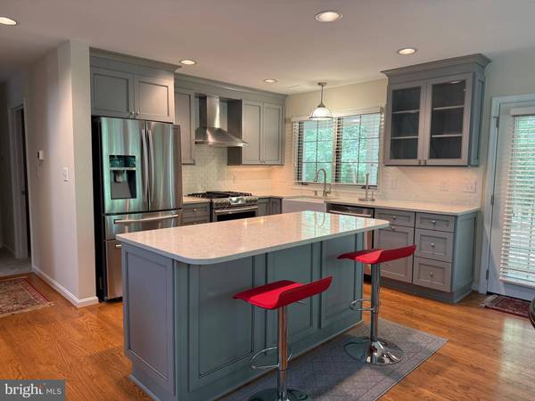 8376 SUMMERBEAM DR, King George, VA 22485