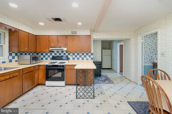 903 N STERLING BLVD, Sterling, VA 20164