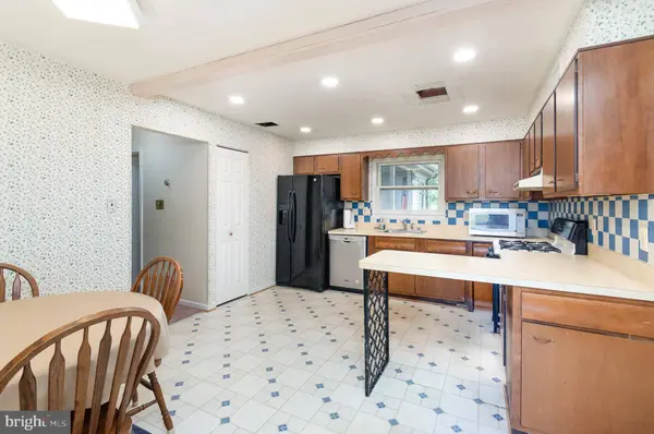 903 N STERLING BLVD, Sterling, VA 20164