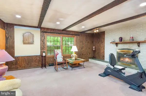 903 N STERLING BLVD, Sterling, VA 20164