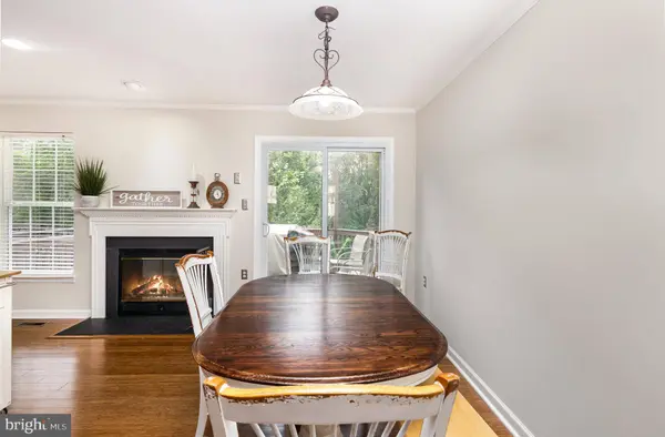 35869 DEVON PARK SQ, Round Hill, VA 20141