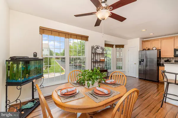 26119 NIMBLETON SQ, Chantilly, VA 20152