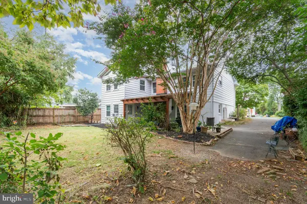 309 WILLIAMSBURG RD E, Sterling, VA 20164