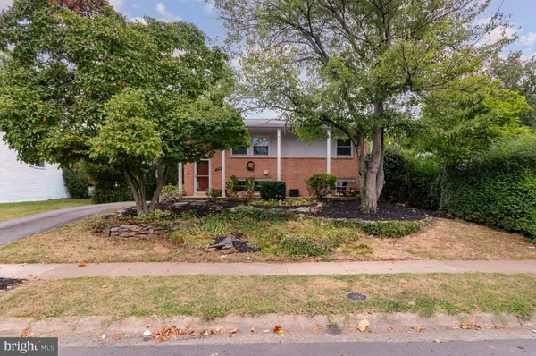 309 WILLIAMSBURG RD E, Sterling, VA 20164