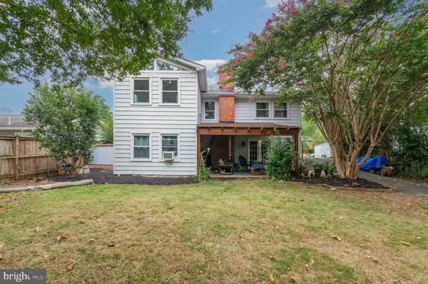 309 WILLIAMSBURG RD E, Sterling, VA 20164