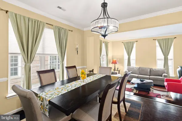 42496 LEGACY PARK DR, Brambleton, VA 20148