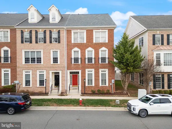 42496 LEGACY PARK DR, Brambleton, VA 20148