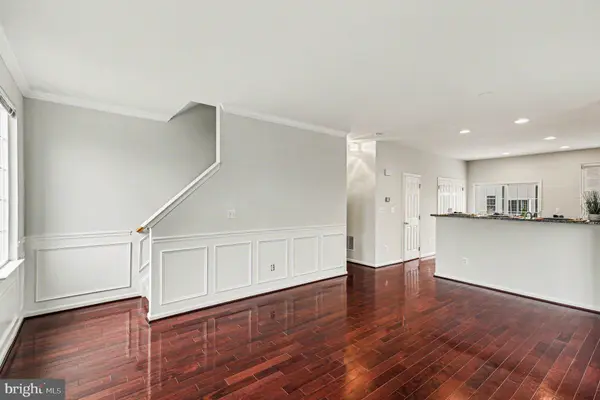 42822 SYKES TER, Chantilly, VA 20152