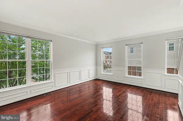 42822 SYKES TER, Chantilly, VA 20152