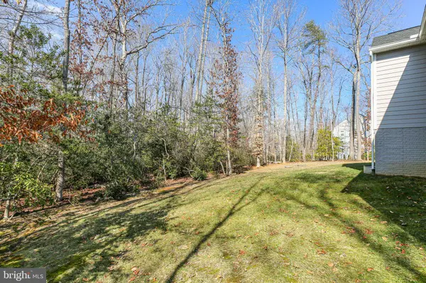 8005 ASHFORD DR, Fredericksburg, VA 22407