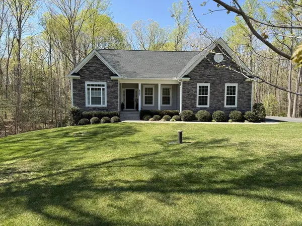 8005 ASHFORD DR, Fredericksburg, VA 22407