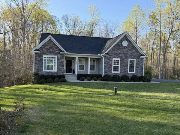 8005 ASHFORD DR, Fredericksburg, VA 22407