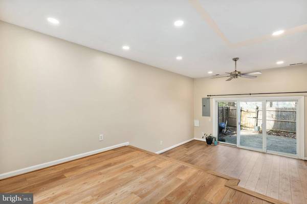 8213 TORY RD #146, Springfield, VA 22152